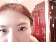 无套进入骚穴浪叫呻吟不止 射完了还舔1