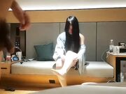 约了个白色短裙妹子刚操完再加钟继续 沙发上操近距离特写口交站立后入抽插
