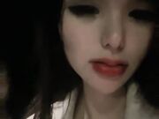 场面淫乱KTV多人 跪地插嘴后入 张开双腿沙发上操 驾车户外 马路上翘屁股吃屌