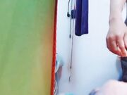 男技师偷拍女客户特殊服务 顶级大白美臀 侧躺精油按摩 金手指扣穴