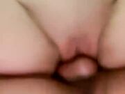 白虎小妹子被瘦瘦的小伙细长的JJ不断地抽插 貌似吃不消细长的鸡巴