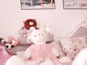 孕期漂亮孕妇挺着大肚子约粉丝家中无套做爱 女上骑乘胆子大 竟然没内射真可惜了