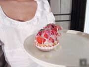 裸体围裙白网袜女友的嫩穴诱惑