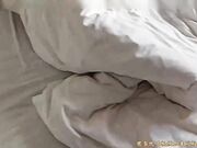 爸爸操不喷的逼 我来操喷 儿子替爸爸分担妈妈