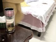 精虫上头把嫂子按在床边一顿爆操