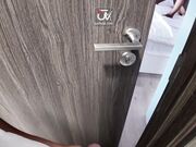 极品美女邻居自慰玩弄骚穴被发现借用肉棒给她享受网丝开档甜味小穴