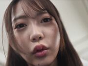 对哥哥极度黏人的小恶魔妹妹 甜夏唯的制服诱惑1