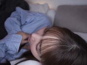 被那群轻浮的男人随意玩弄后还比了个耶2