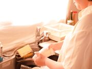 面无表情的家庭教师ひまり在媚药羽毛抚摸下崩溃的理性耻辱2