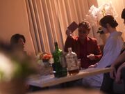高级俱乐部的人妻 被客人的汗水与体液浸湿2