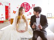 櫻櫻淫荡新娘婚礼派对在丈夫旁边被操了