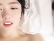 乱伦偷情小姨子背着姐姐和姐夫操逼被按在身下疯狂爆操淫叫