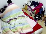 家庭监控 姐姐不在家姐夫把小姨子按在床上一顿啪啪