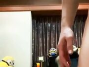 姐弟乱伦禽兽弟弟偷拍姐姐洗澡姐姐细腰美乳高能