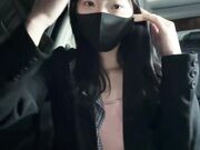 直播展示已经湿透的骚穴需要大鸡巴填满