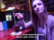 骚货姐妹酒吧搭讪帅气小哥轮流榨精大鸡巴