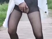 求了嫂子一个月 她才答应跟我出去户外做爱 在人民公园连续让嫂子高潮喷水十几次