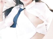 纯欲系颜值美少女衬衣没穿内裤 张开双腿扣骚穴 怼入小穴自己动 第一视角抽插