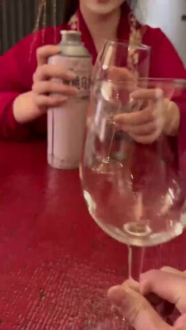 汉服气息让我看的鸡巴棒硬，子宫强烈收缩一插一喷，水是真多