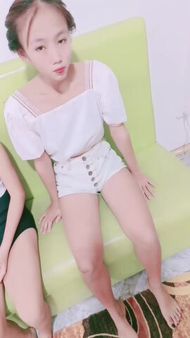 花大价钱买过来几个年轻小妹