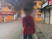 床前后入爆操骚货女友丝毫不在意路人