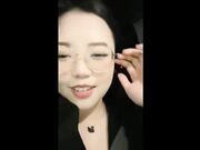 气质眼镜骚货 公园户外被车震 黑丝高跟没穿内裤直接掏出JK舔操菊花